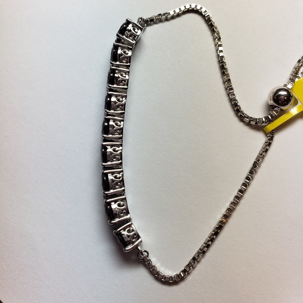 Mozambique Garnet Bolo bracelet - Picture 2 of 3